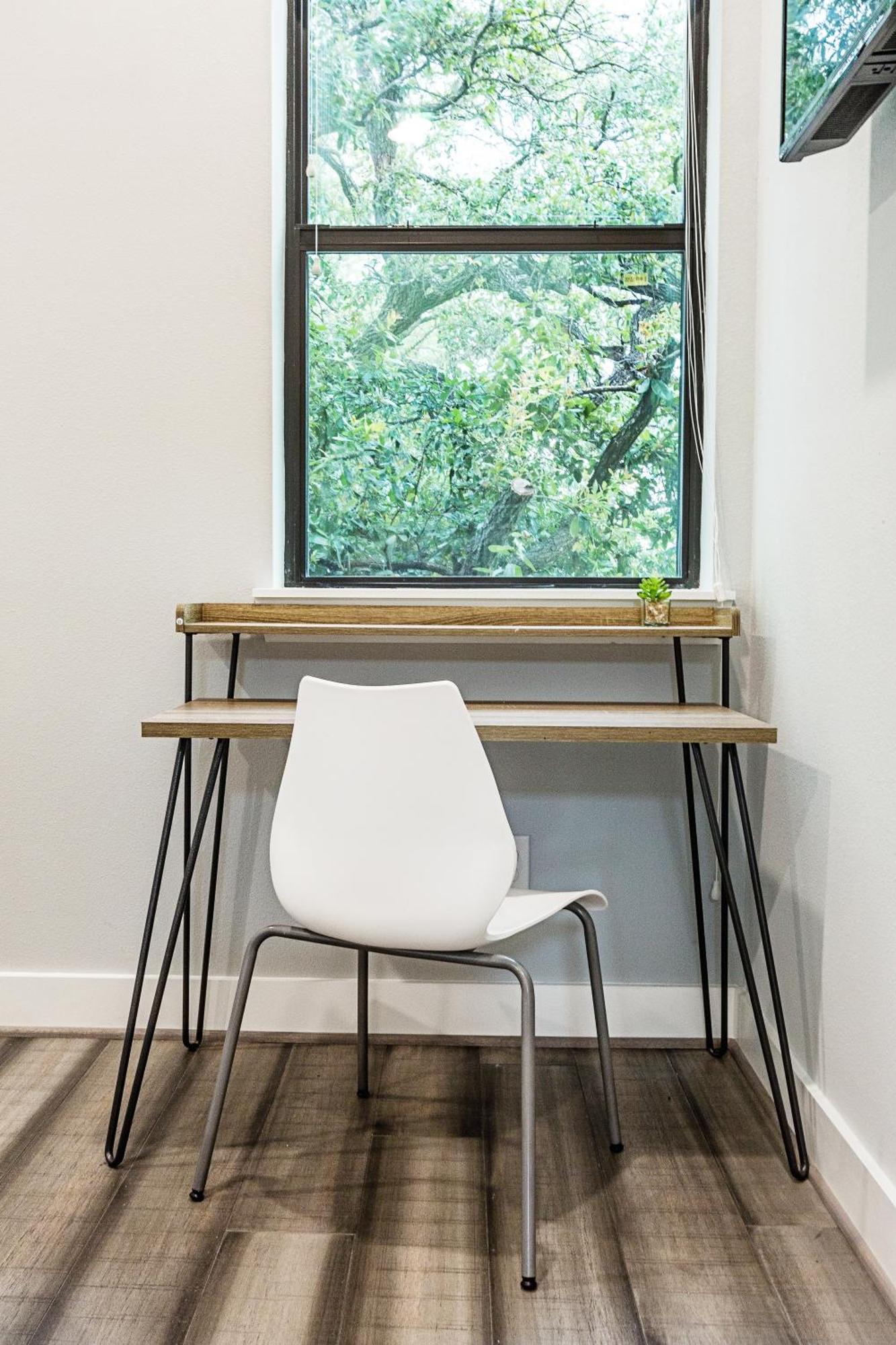 Montrose Guesthouse Suites By Dunyha Houston Exterior foto