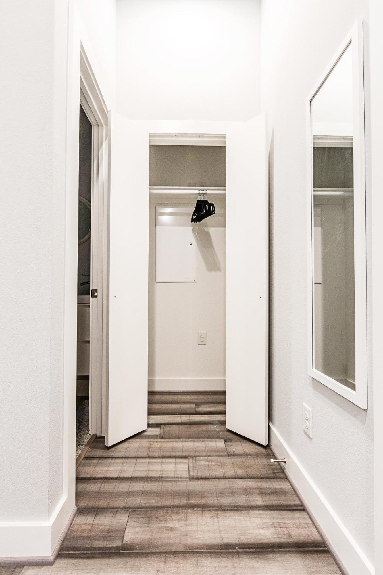 Montrose Guesthouse Suites By Dunyha Houston Exterior foto