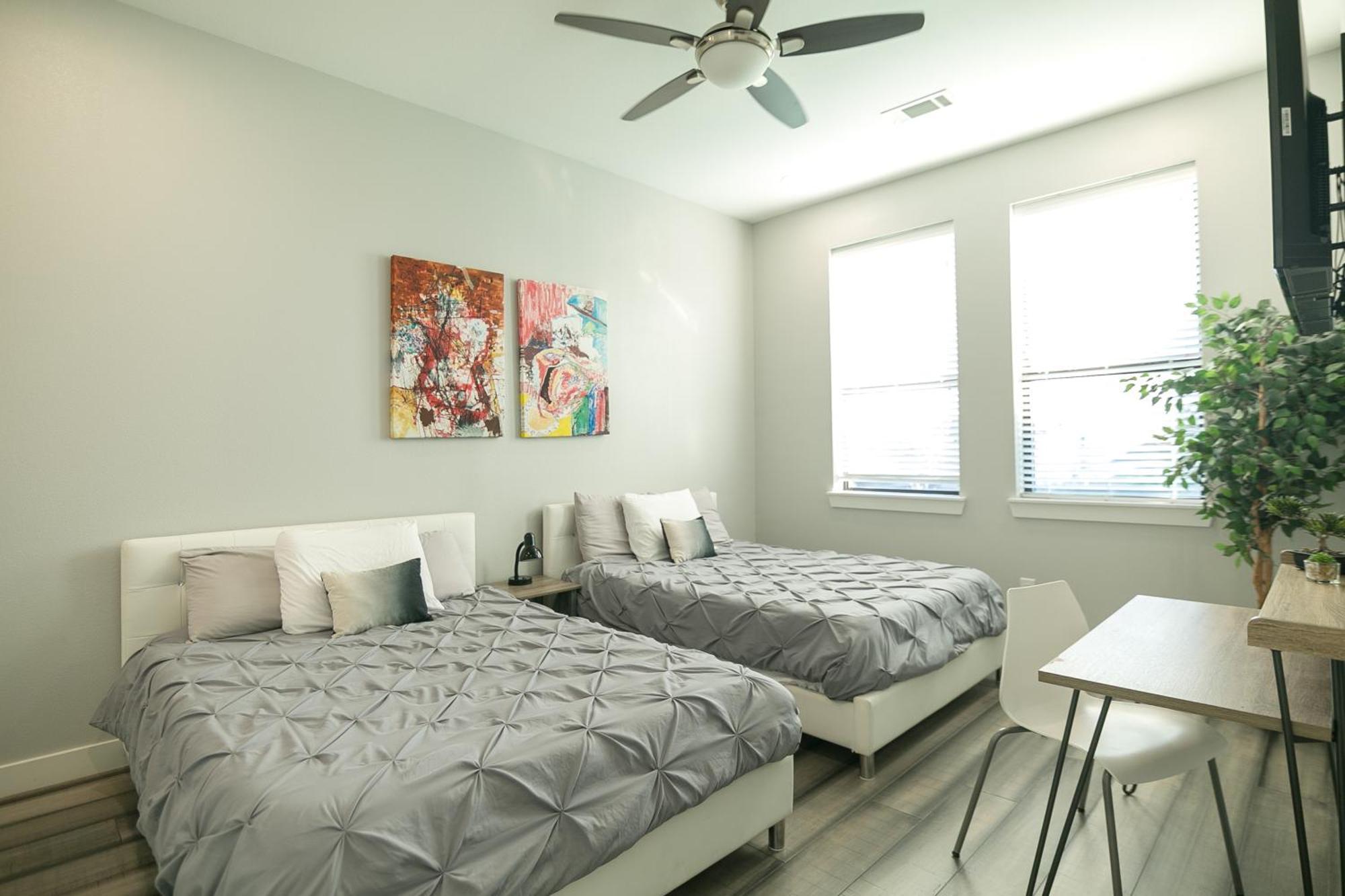 Montrose Guesthouse Suites By Dunyha Houston Exterior foto