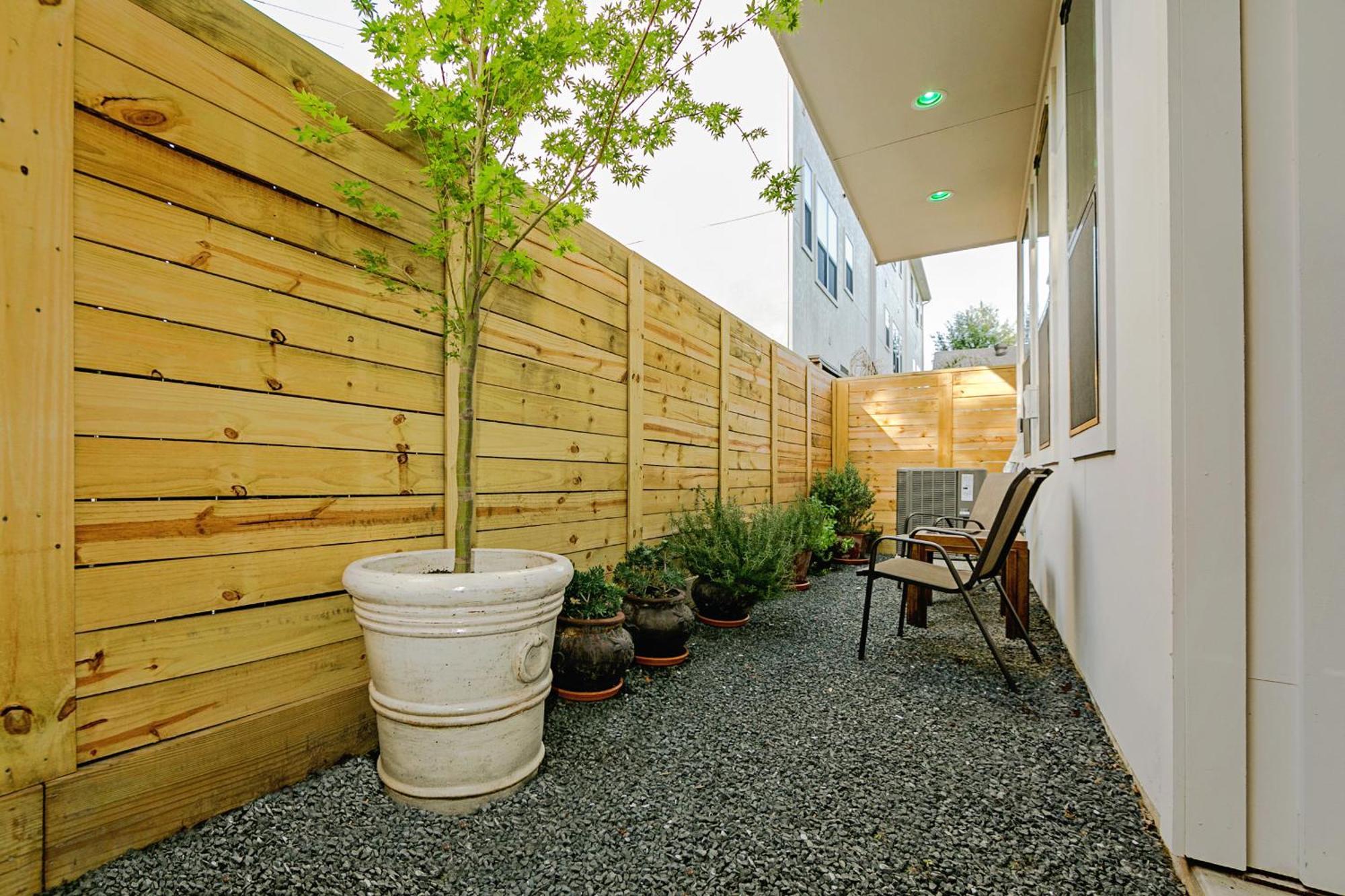 Montrose Guesthouse Suites By Dunyha Houston Exterior foto